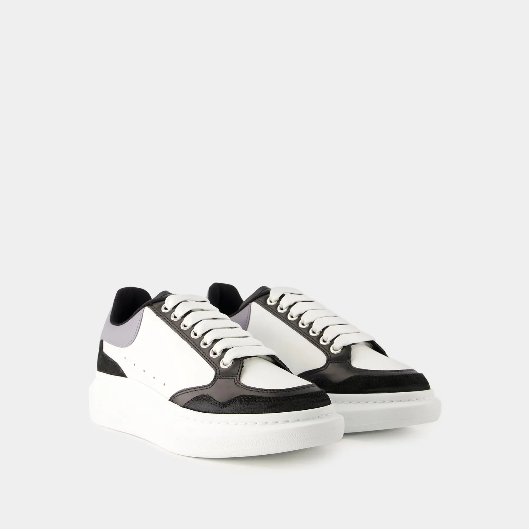 Alexander McQueen  Oversized Sneakers - Alexander Mcqueen - Leather - White/Black