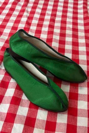 SATIN THEATRE SLIPPER - EMERALD