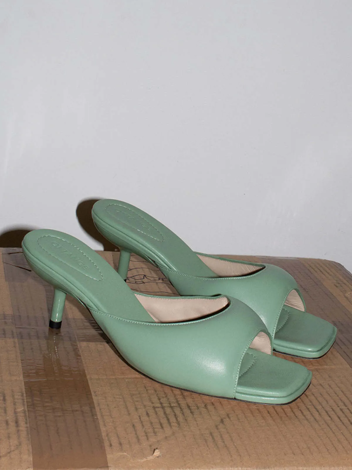 Slipper, Mint